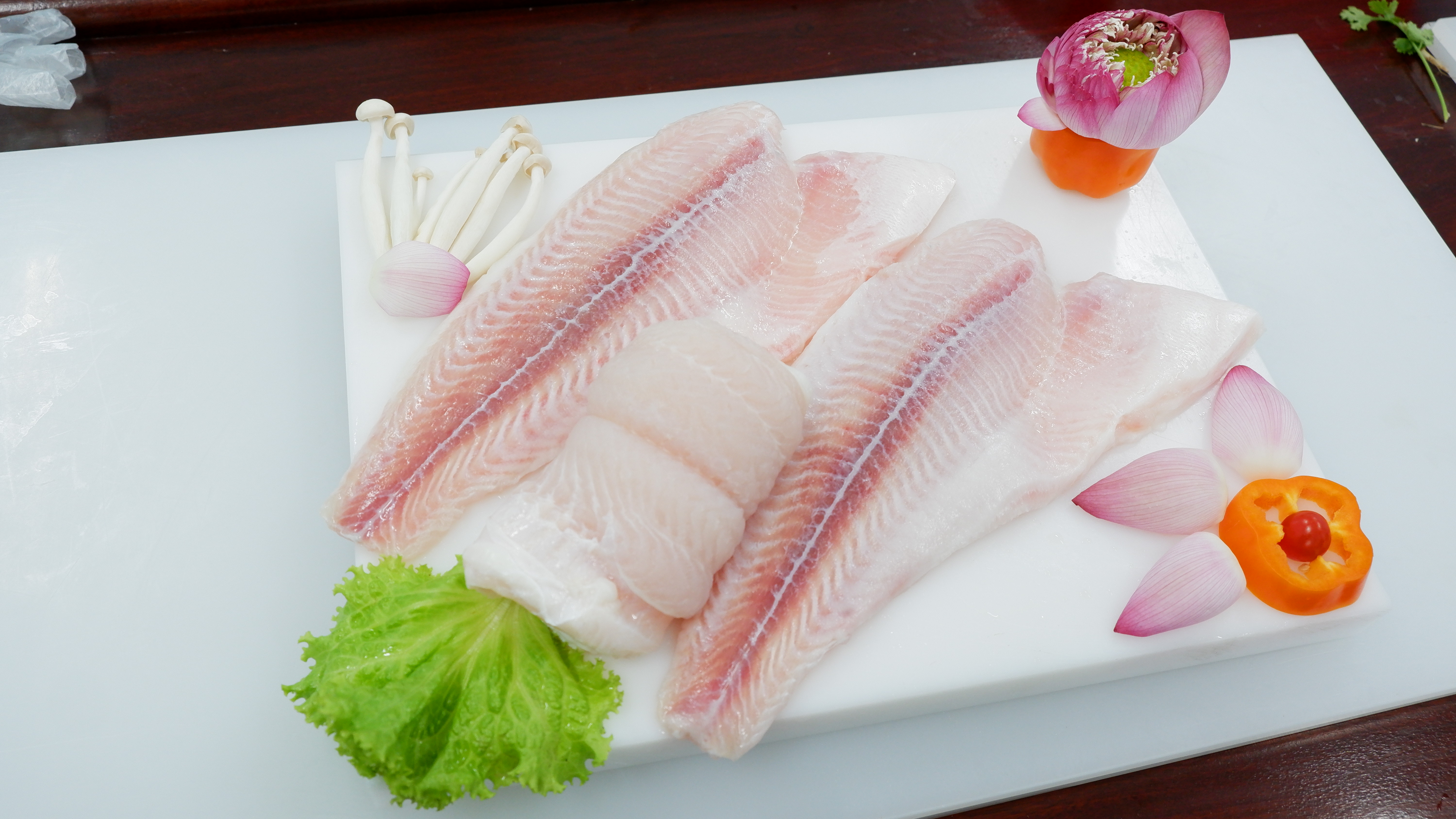 <span  class="uc_style_uc_tiles_grid_image_elementor_uc_items_attribute_title" style="color:#ffffff;">Pangasius Fillet Untrimmed</span>